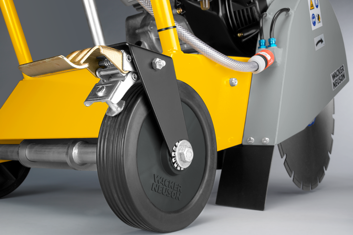 Gasoline-driven floor saw BFS1350 studio image wheels, wheelbase, axle