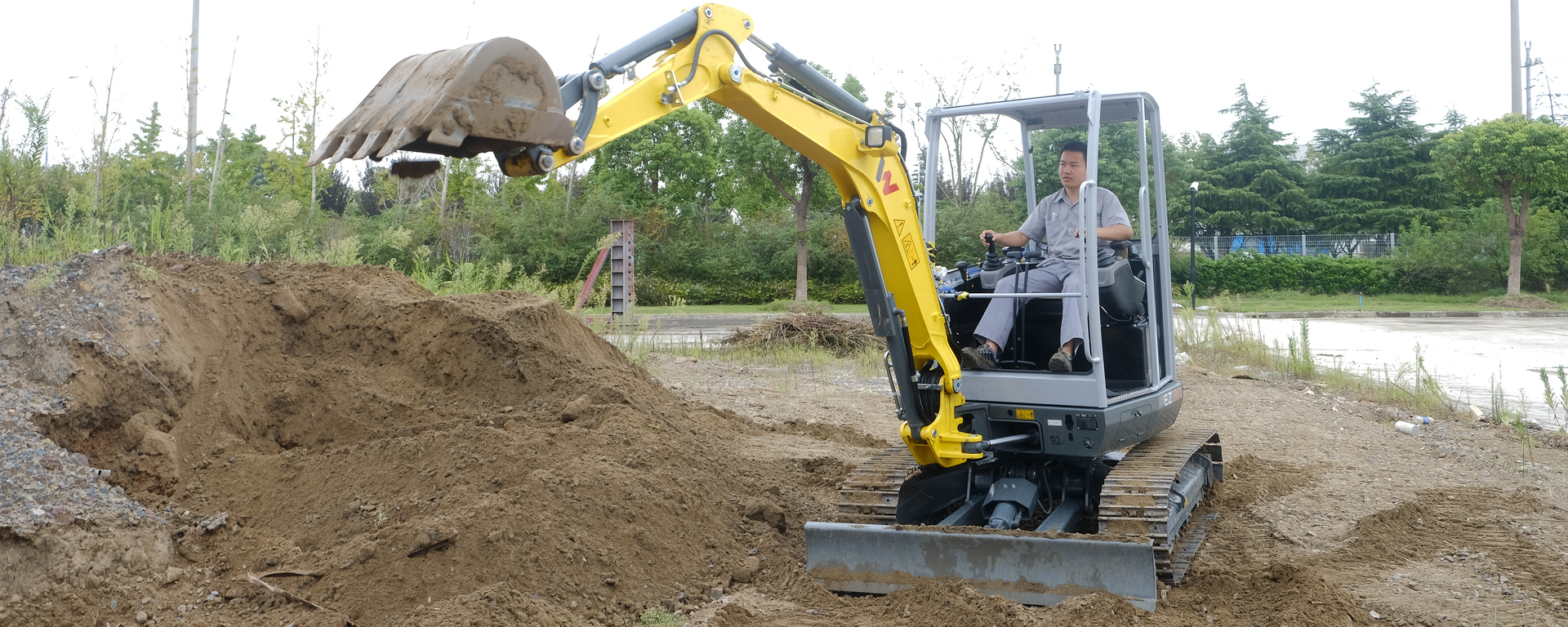 Tracked Zero Tail Excavators EZ30