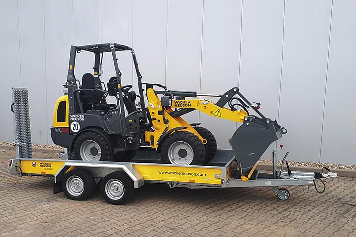 Wacker Neuson wheel loader WL20-28, Transport car trailer