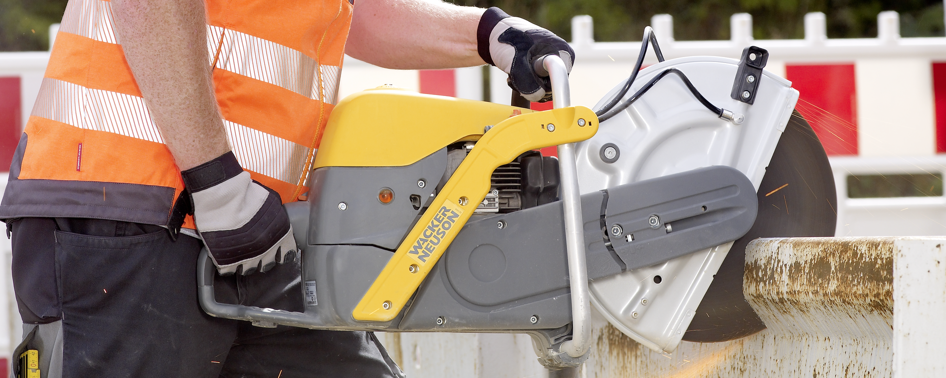 Cut-off saw BTS635 in use on construction site