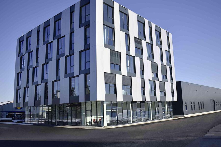 瓦克纽森大楼位于Reichertshofen。