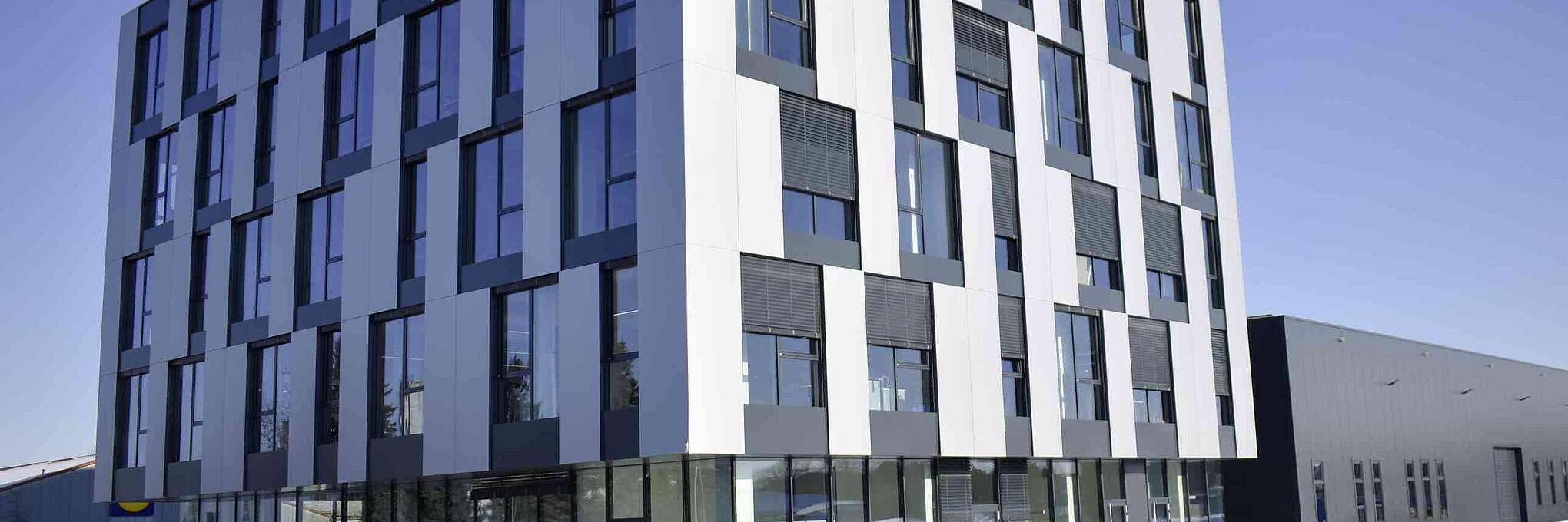 瓦克纽森大楼位于Reichertshofen。